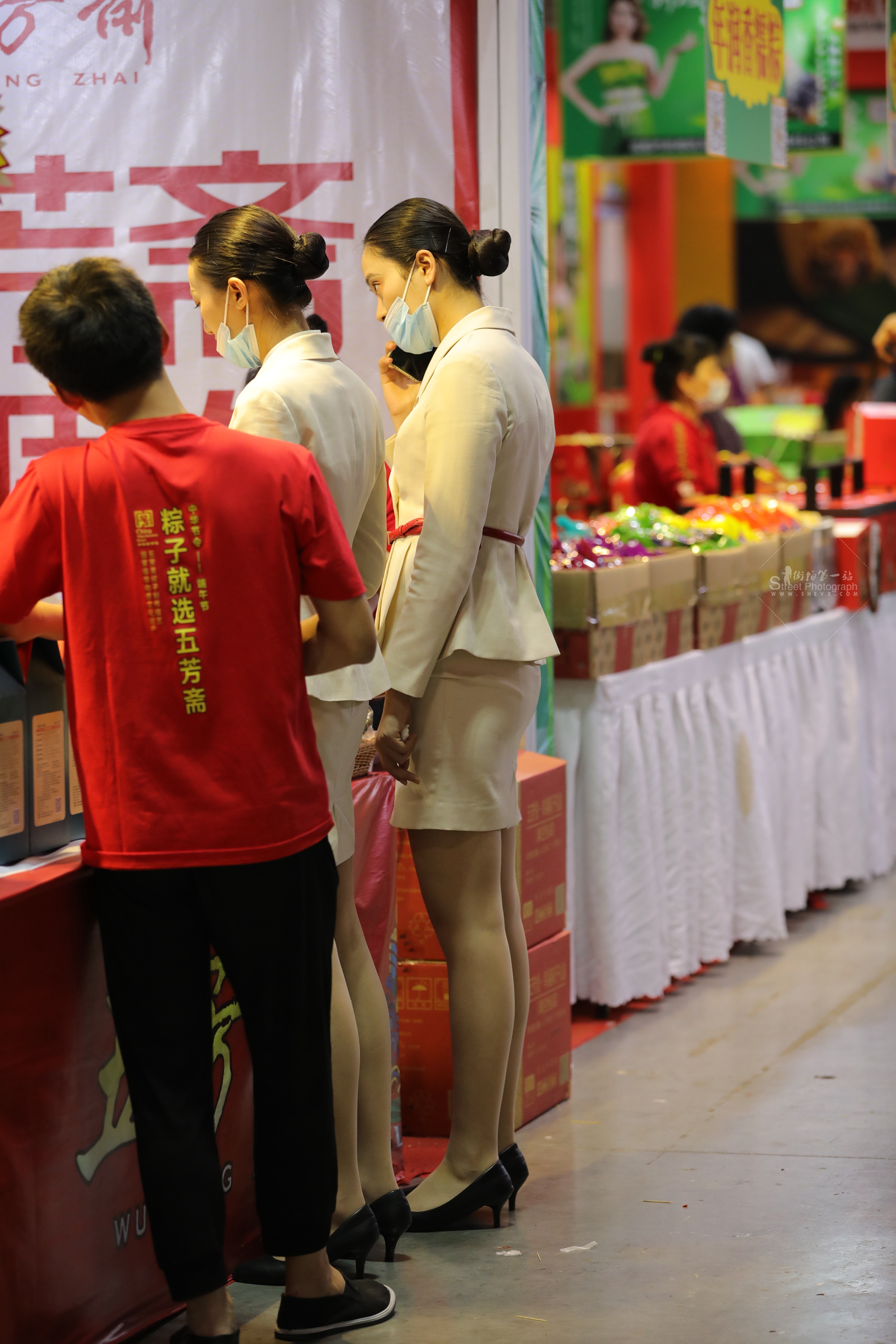  售 楼处肉 丝高 跟销shou街拍小姐姐