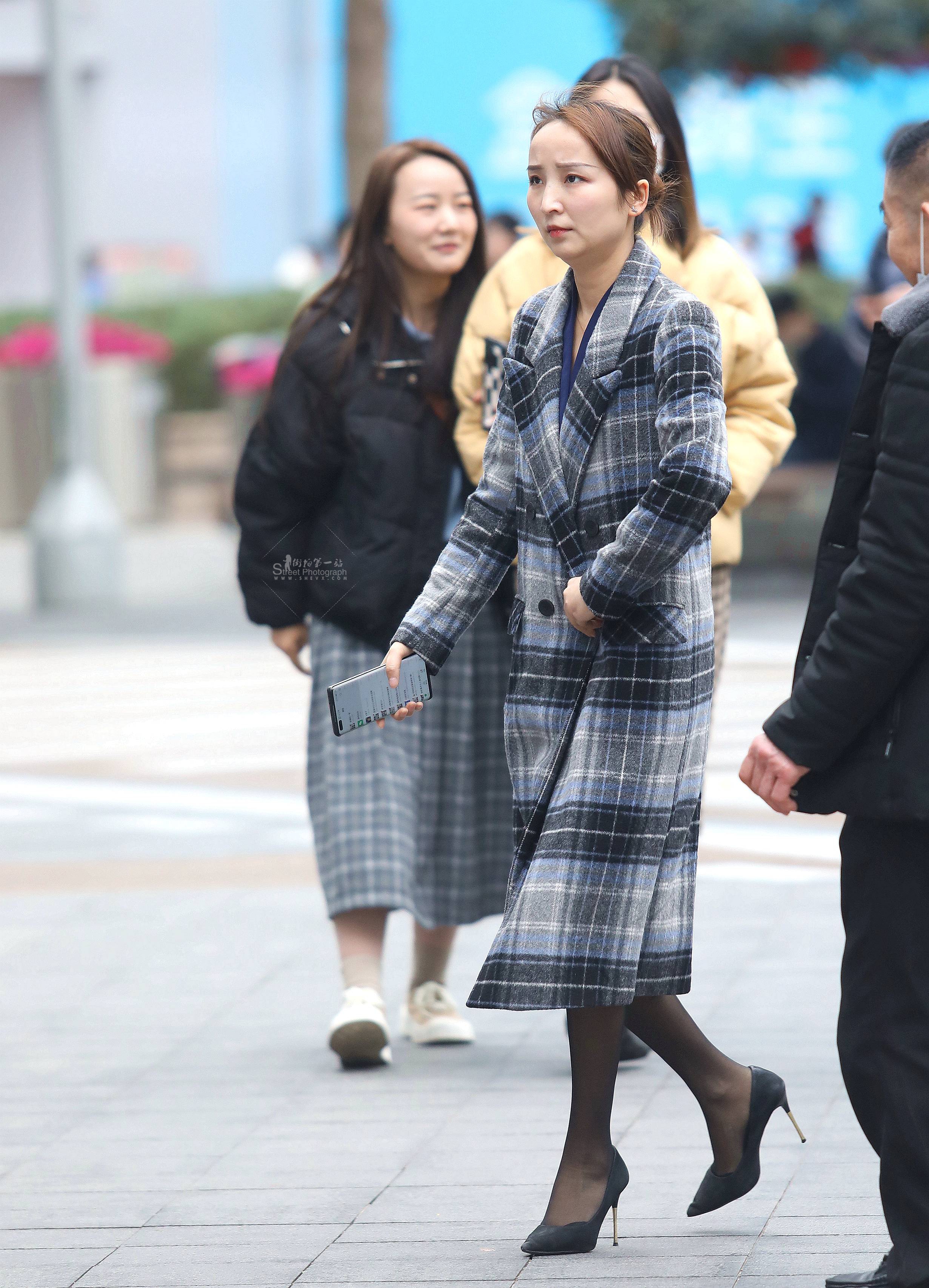 气质黑丝街拍高跟shaofu