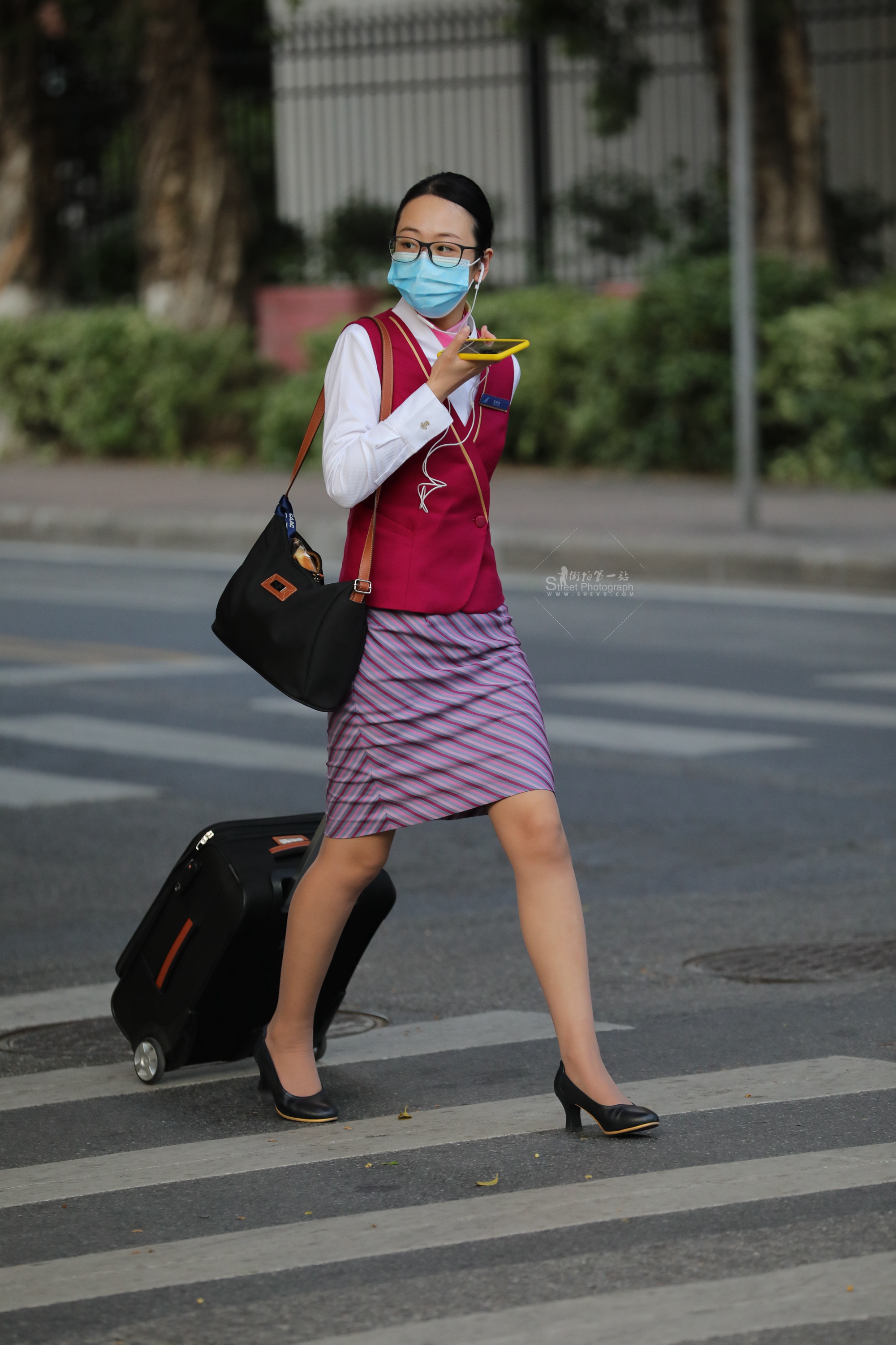  空姐肉 丝高 跟下班了