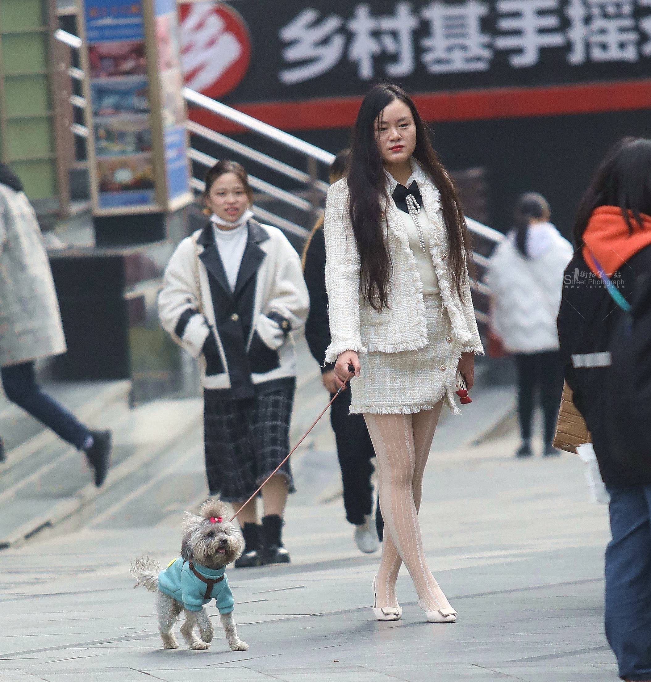 少见的白色丝 袜