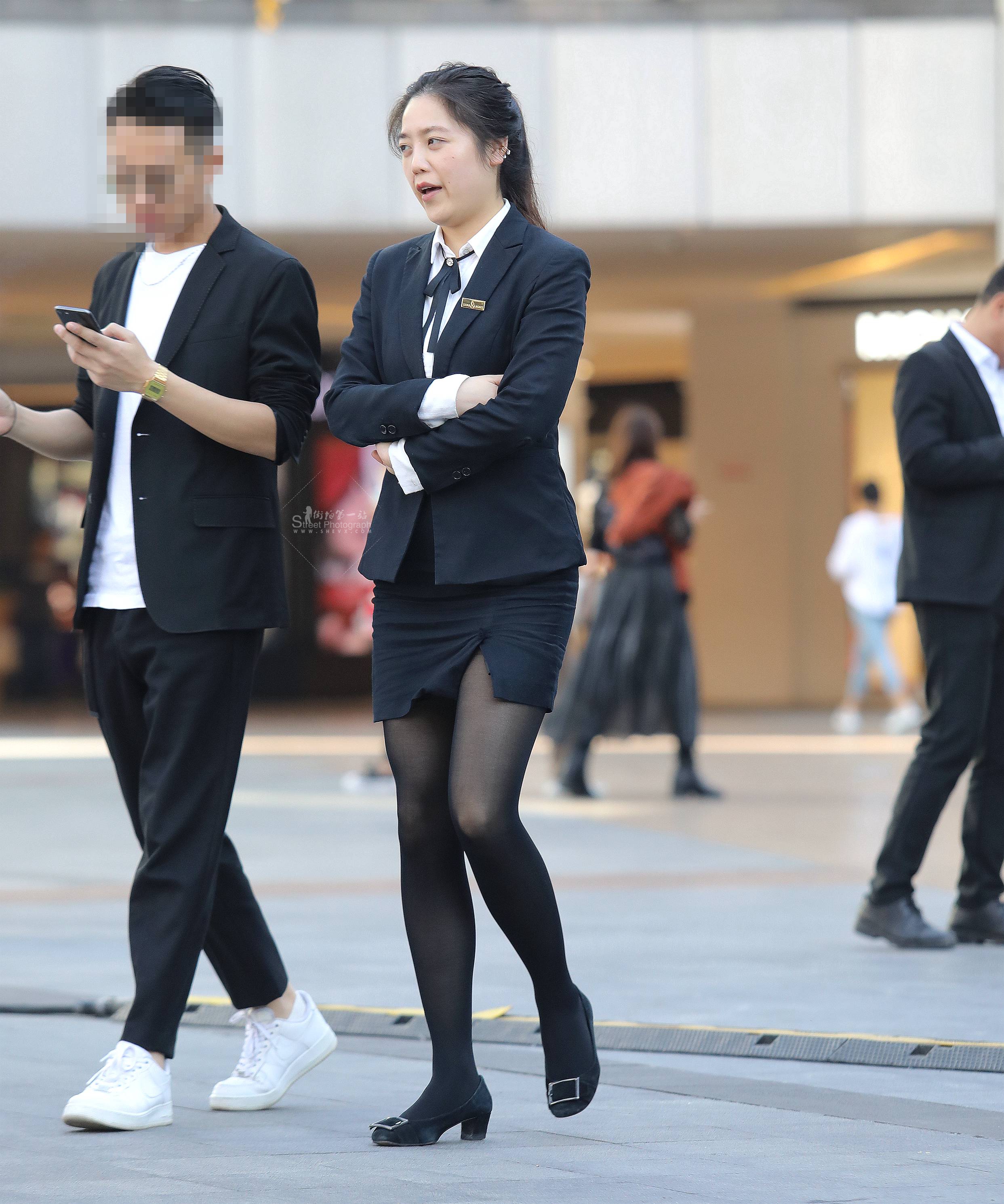 诱惑黑 丝包臀裙