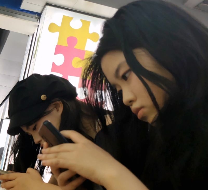 【独家原创】黑丝肉腿妹子的开腿坐姿